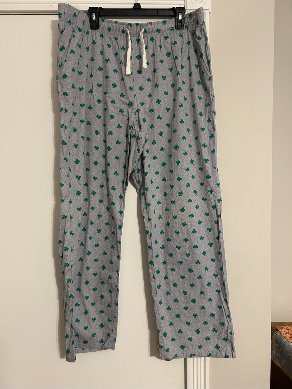 Old Navy Gray Sweatpants with Green Clover Print